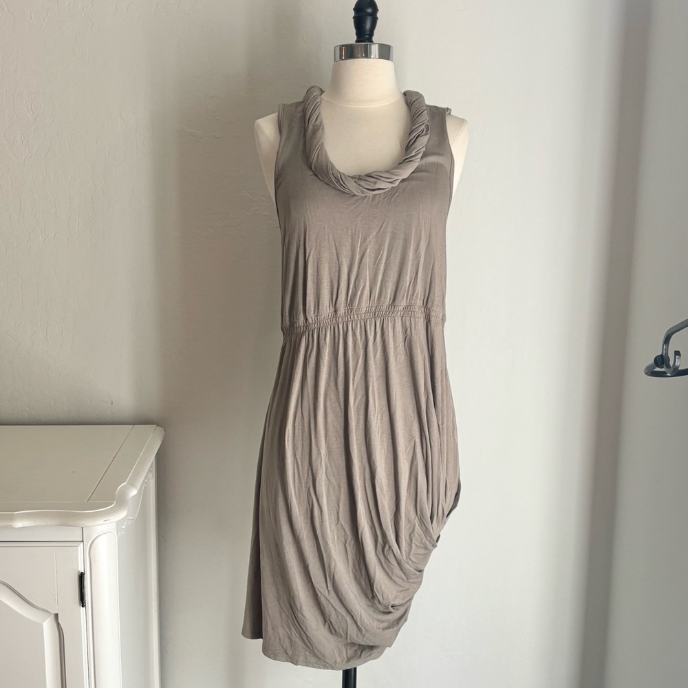 Catherine Malandrino Sleevelesz Draped Asymmetrical Hem Dress Taupe, M